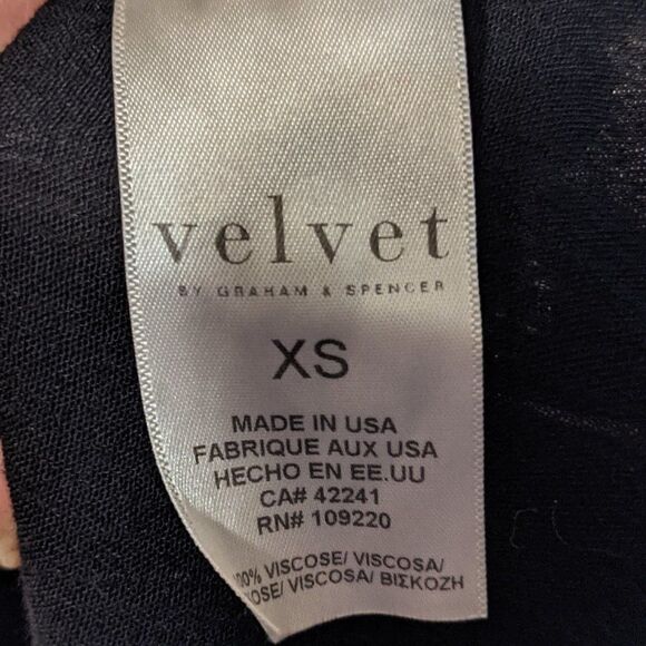 Velvet by Graham & Spencer | Split back blouse - Picture 5 of 6